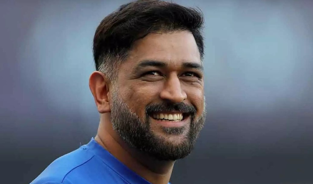 MS Dhoni Biography, Bowling, Batting & Fielding Stats